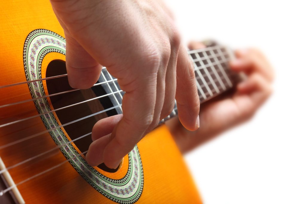 5 tips para empezar a tocar&nbsp;guitarra